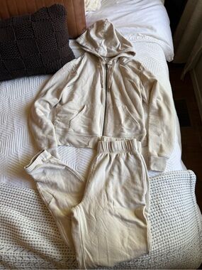 Beige Women's Zip Hoodie & Jogger Set - Cozy Track Pants & Hoodie